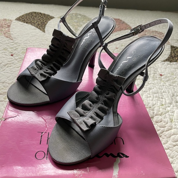 the touch of nina Shoes - Sling back grey heels size 6
